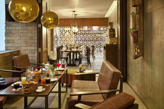 ‘District 6’ at the Sheraton Hotel, Bangalore designerd by Masafumi Sanada of M-style Inc