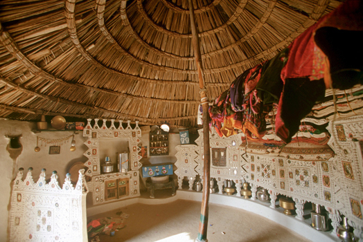 example of traditional indian design - interior with lippan work
