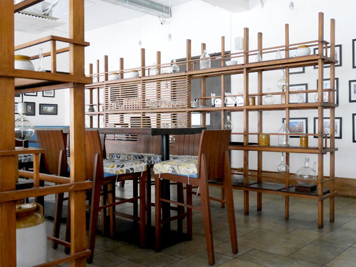 “shelving as partition banduk smith architects indiaartndesign”