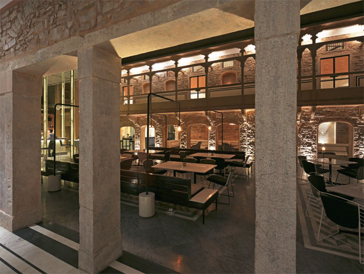 Baradari - courtyard restaurant