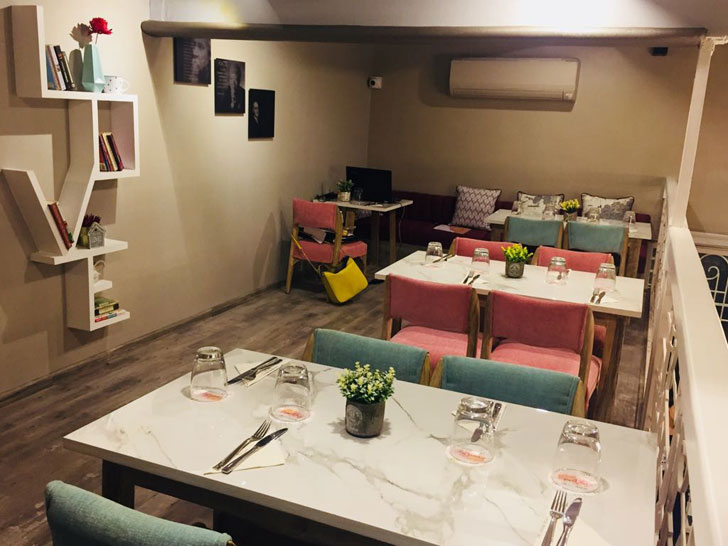 "book shelves kalaghoda poetry restaurants swati shah designs indiaartndesign"
