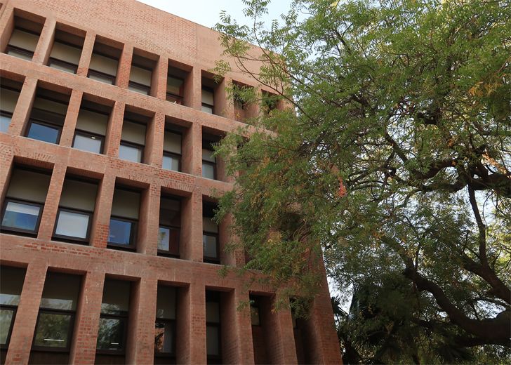 "East Facade Vikram Sarabhai Library IIM A SNK UNESCO award of distinction indiaartndesign"