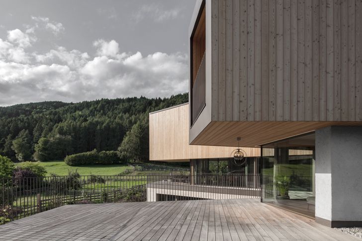 "volume against landscape Rubner House Stefan Hitthaler Architektur indiaartndesign"