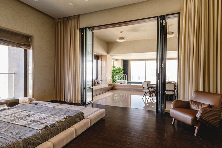 "luxurious bedroom pool house neogenesis+studio0261 indiaartndesign"