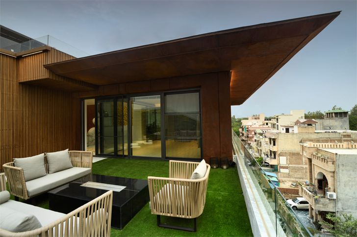 "terrace bungalow new delhi atrey and associates indiaartndesign"
