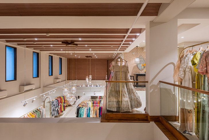 "ElaheFashionStore KananModiAssociates indiaartndesign"
