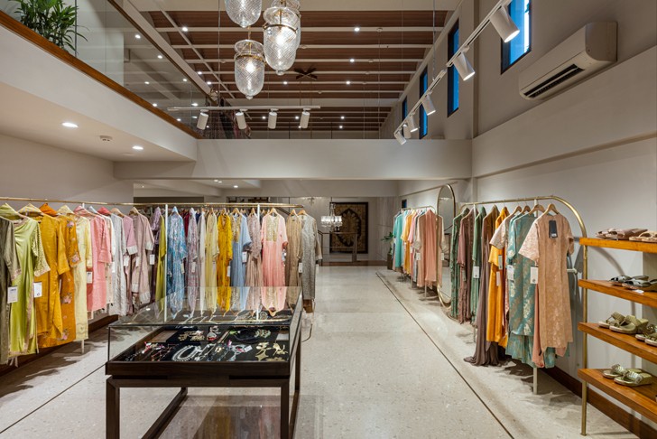 "ElaheFashionStore KananModiAssociates indiaartndesign"