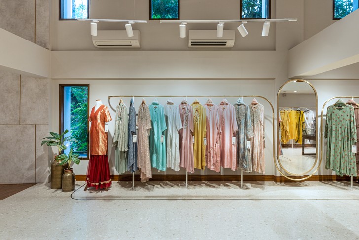 "ElaheFashionStore KananModiAssociates indiaartndesign"