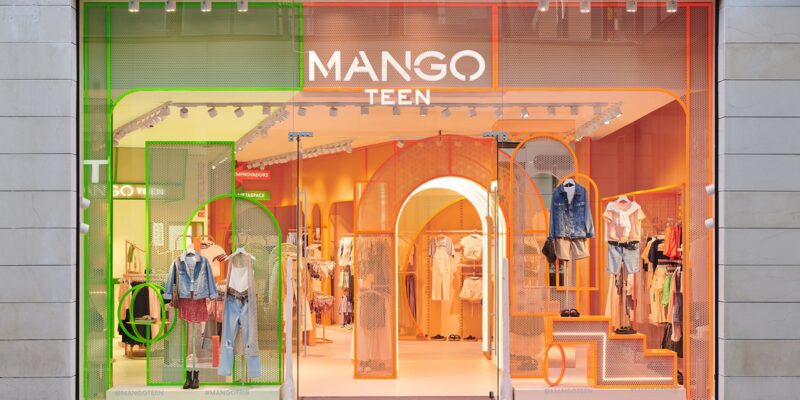 "MangoTeen Flagship Barcelona Masquespacio indiaartndesign"