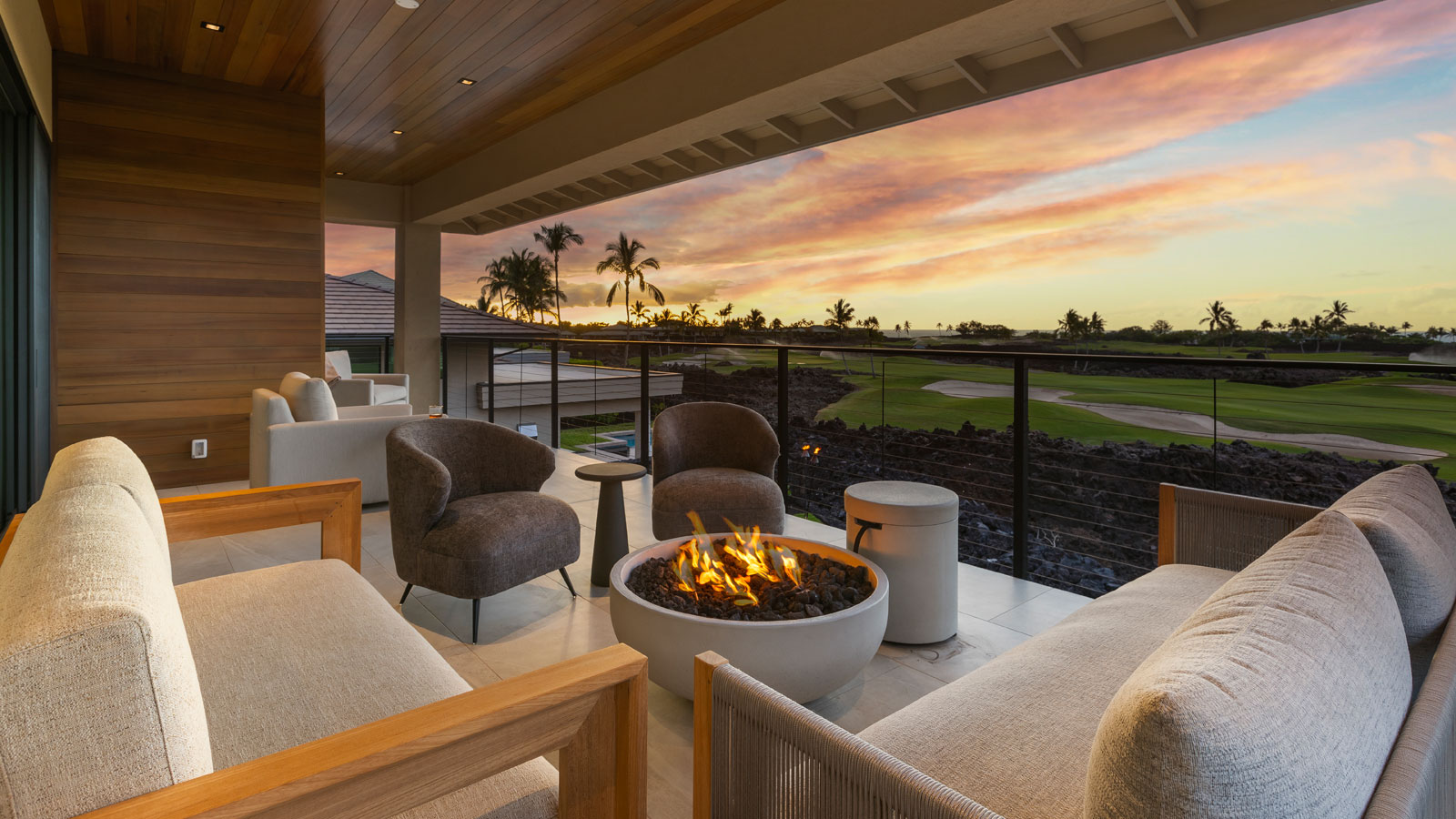 Hawaiian Haven: Nature and Luxury in Harmony| White Noise Design Studio