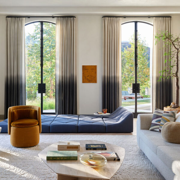 Studio Emblem & Co designs a contemporary, gallery-style residence in Los Feliz