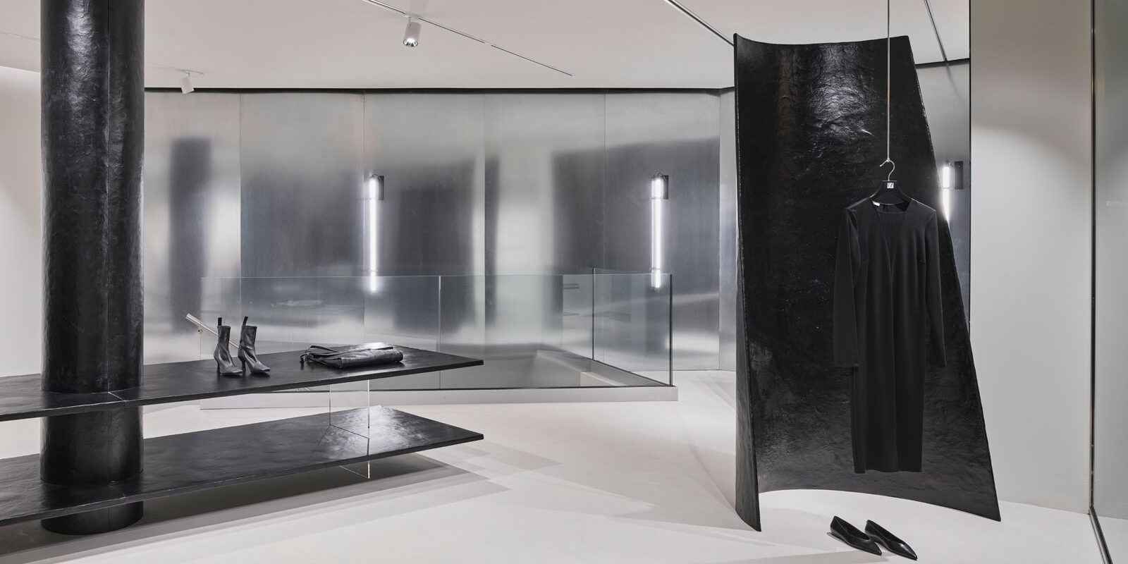 kansai womenswear boutique in pordenone, italy designed by alberto caiola studio