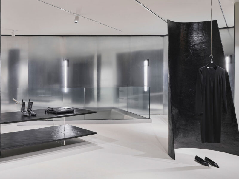 kansai womenswear boutique in pordenone, italy designed by alberto caiola studio