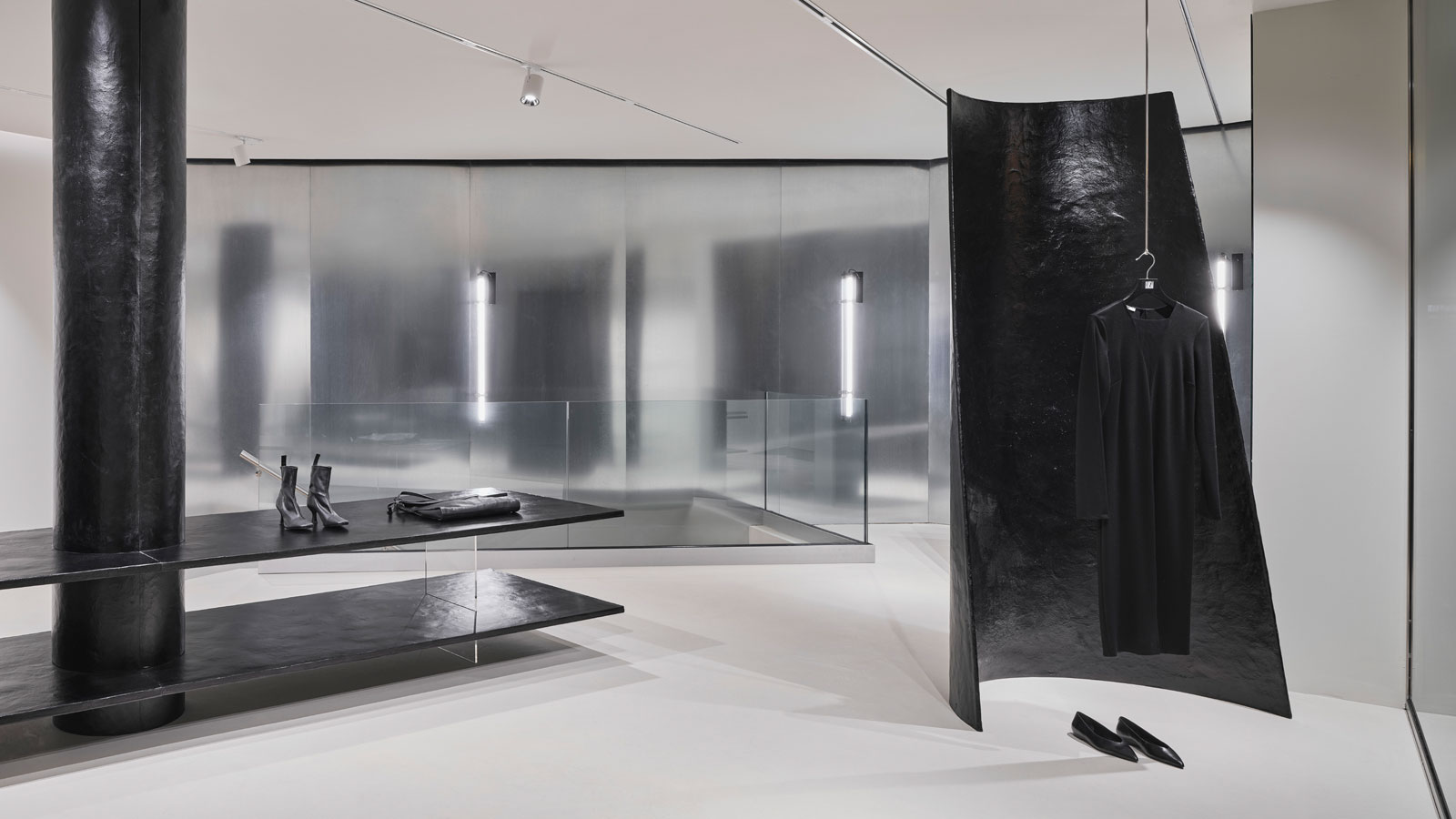 kansai womenswear boutique in pordenone, italy designed by alberto caiola studio
