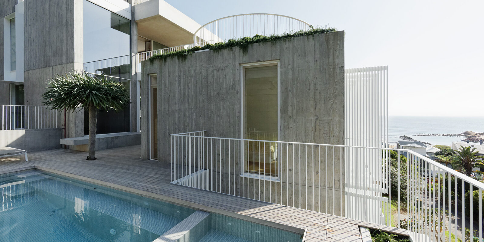 nsw coastal villa designed by saville isaacs architecture