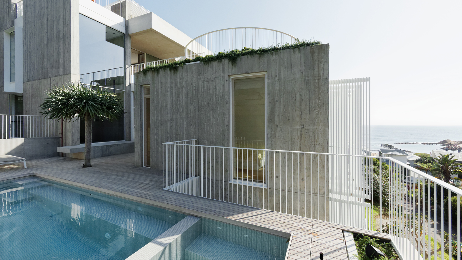 nsw coastal villa designed by saville isaacs architecture