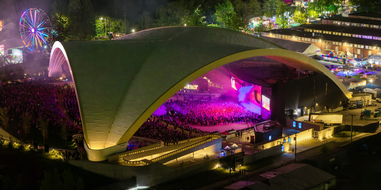 freedom mobile arch in vancouver architectured by revery architecture studio