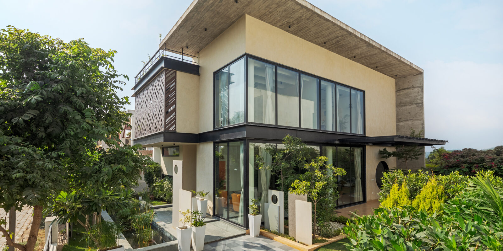 climate sensitive home in kanota village near jaipur by newness architecture